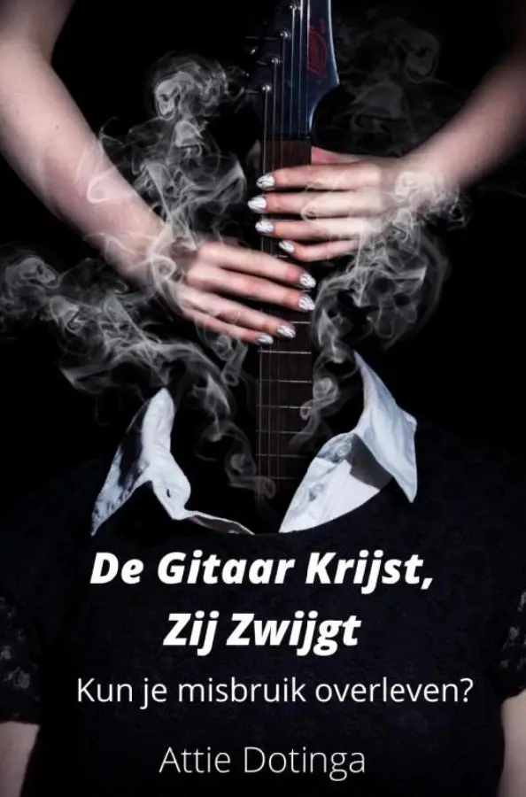 De gitaar krijst, zij zwijgt